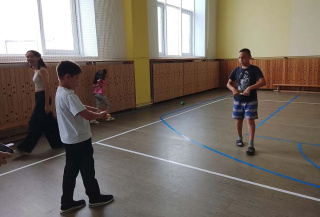 Зарядка со стражами порядка